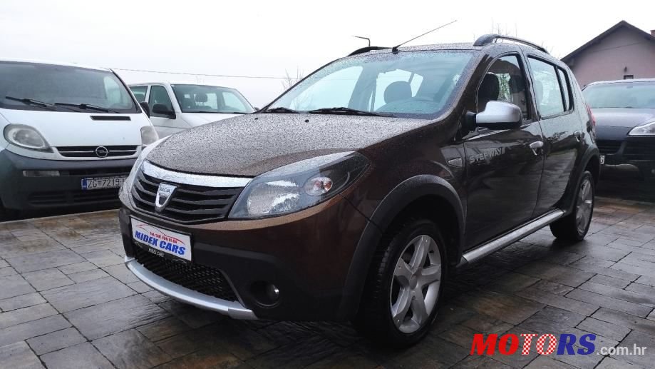 2012' Dacia Sandero photo #2