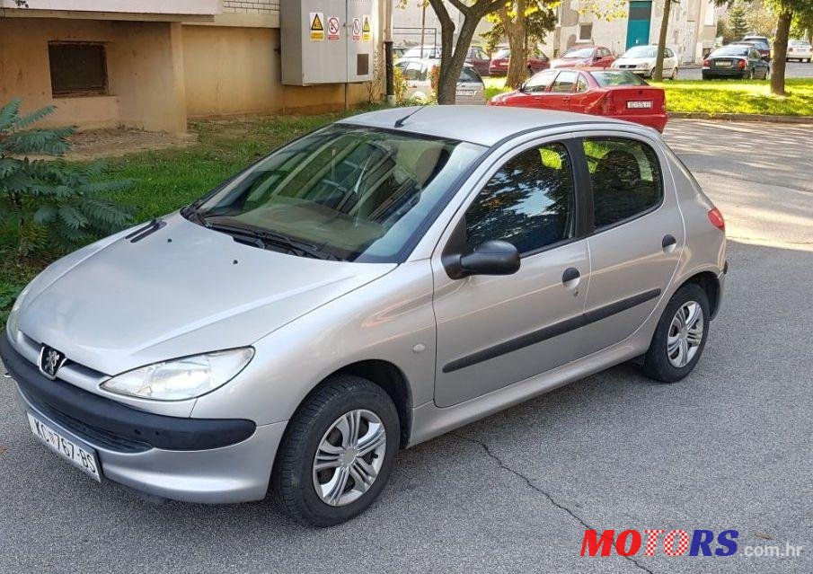 2000' Peugeot 206 206 1,1 photo #1