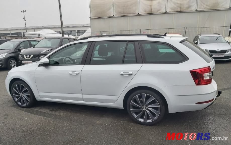 2018' Skoda Octavia Combi photo #3