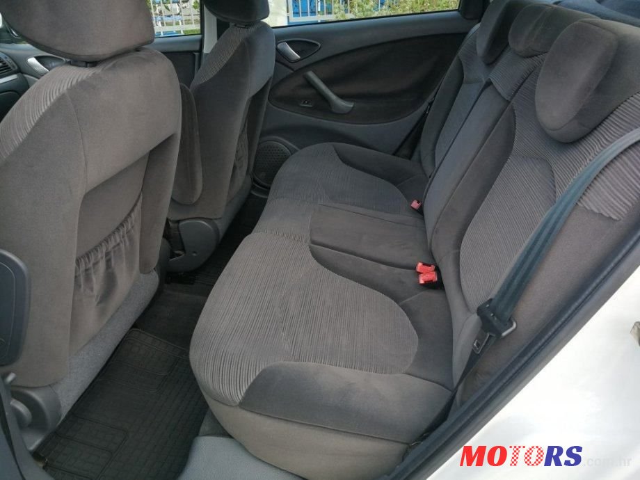 2007' Citroen C5 Break photo #4