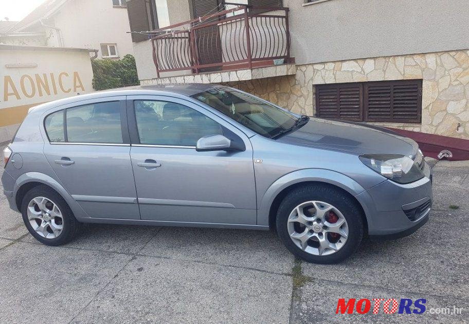 2005' Opel Astra 1,7 Cdti Sport photo #1