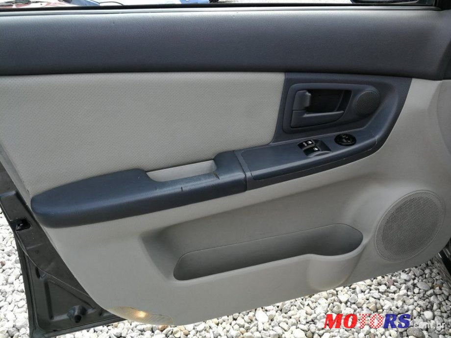 2005' Kia Cerato 1,5 Crdi Lx photo #5
