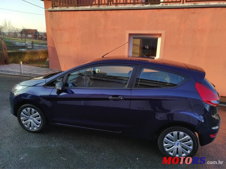 2011' Ford Fiesta photo #3