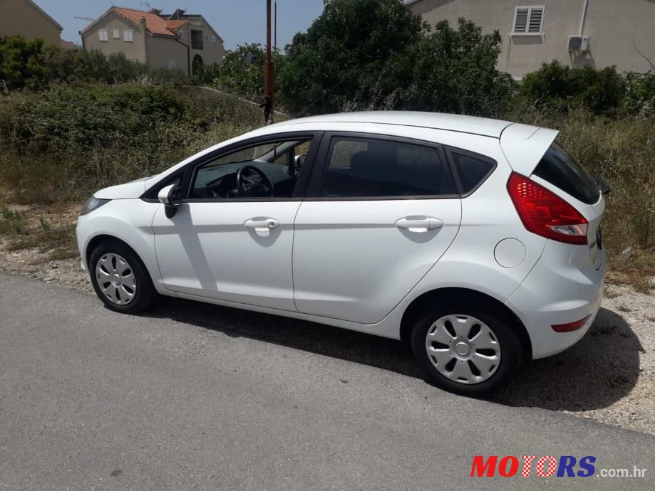 2010' Ford Fiesta 1,6 photo #1