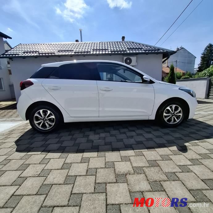 2019' Hyundai i20 1,0 T-Gdi photo #6