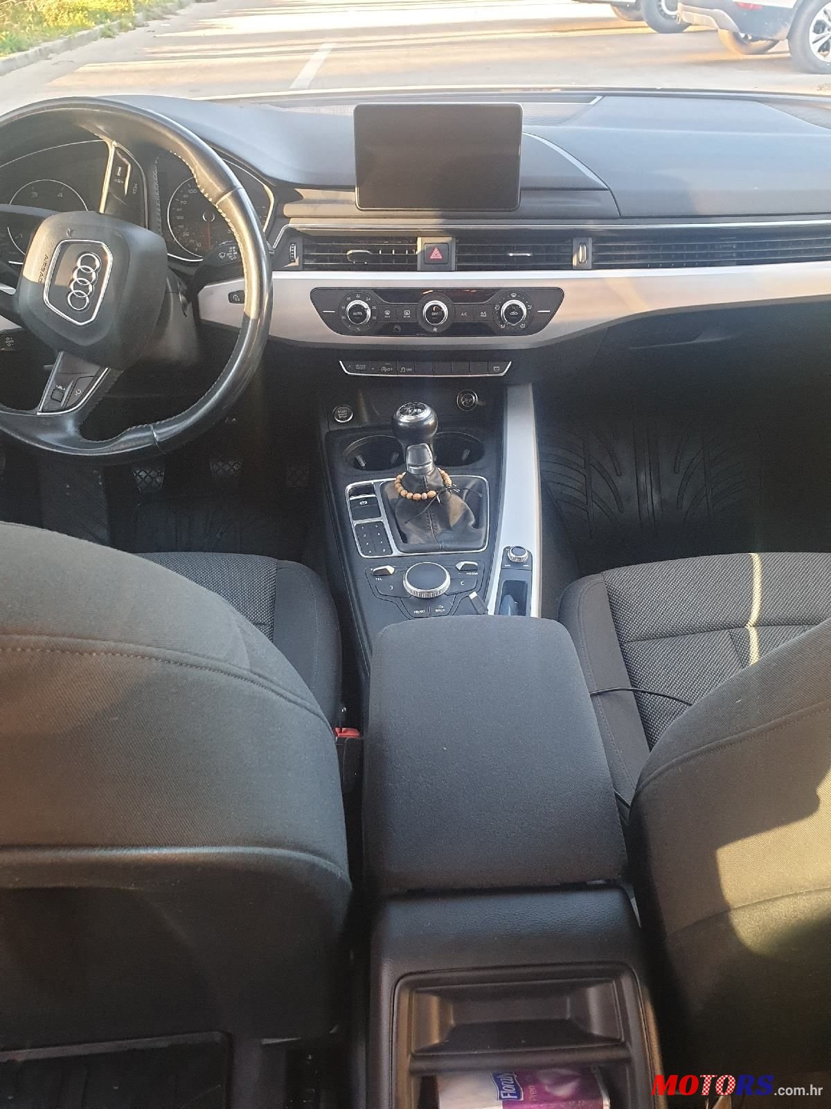 2016' Audi A4 Avant photo #5