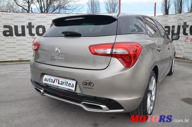 2013' Citroen DS5 Sport photo #3