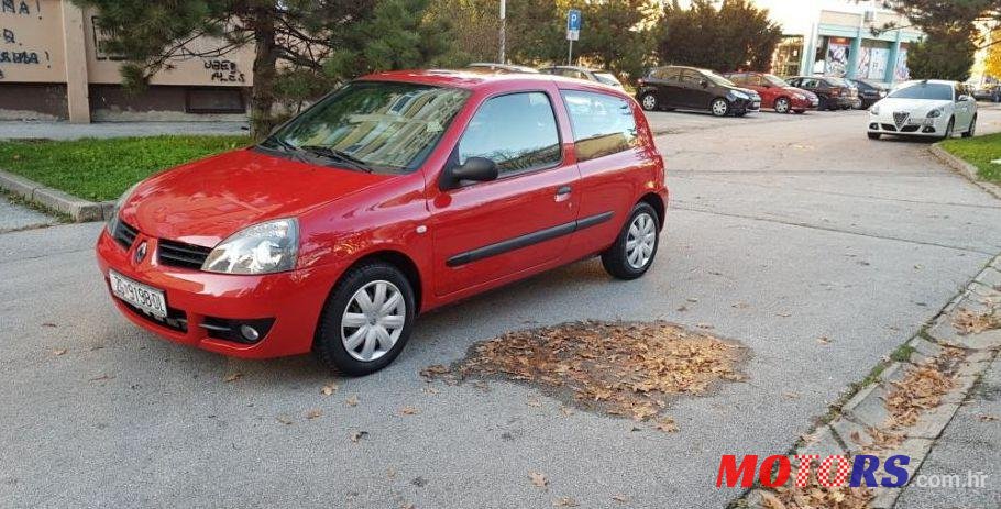 2008' Renault Clio 1.2 8V photo #1