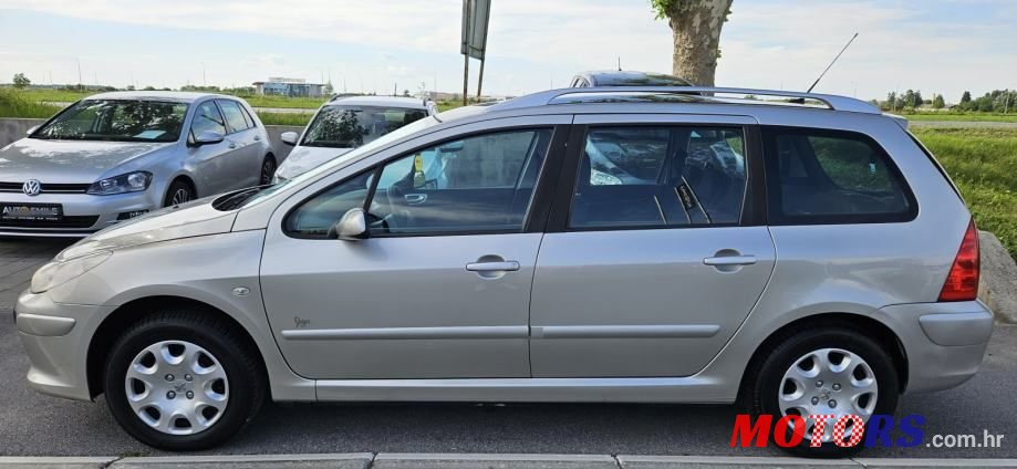 2008' Peugeot 307 Sw photo #2