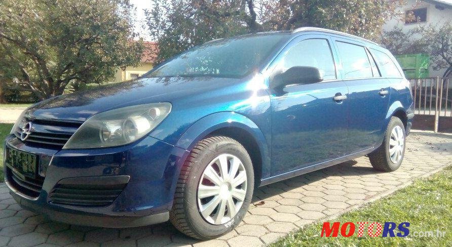 2005' Opel Astra Caravan photo #1