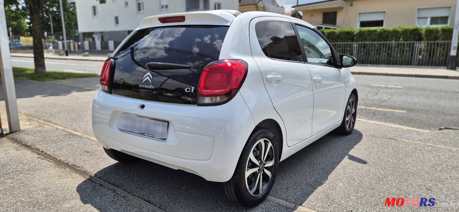 2015' Citroen C1 1,0 Vti 68 photo #6