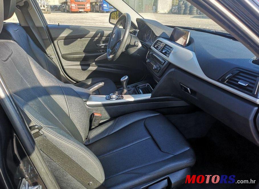 2015' BMW Serija 3 316D photo #2