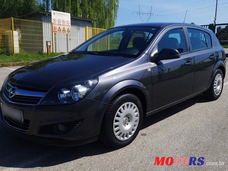 2010' Opel Astra 1,4 photo #1