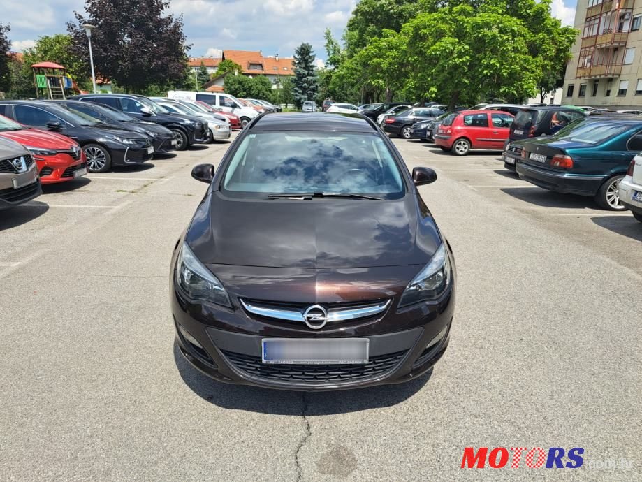 2015' Opel Astra Karavan photo #3