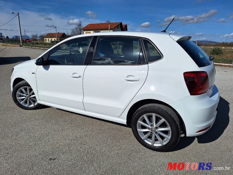 2015' Volkswagen Polo 1,0 photo #5