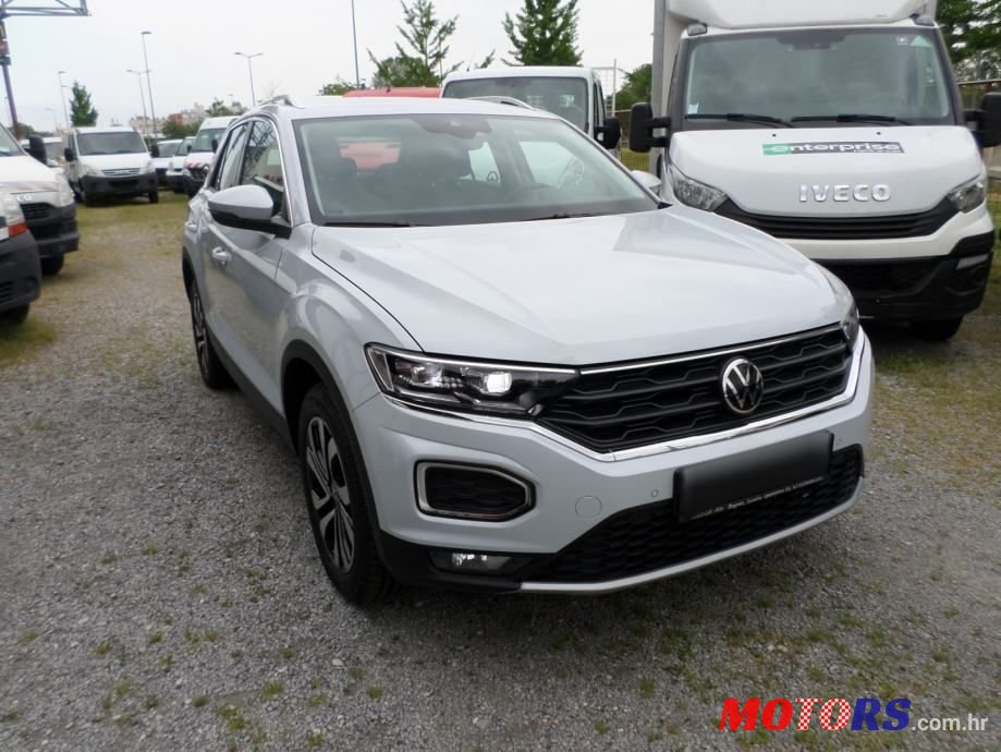 2021' Volkswagen T-Roc 1,5 Tsi photo #2