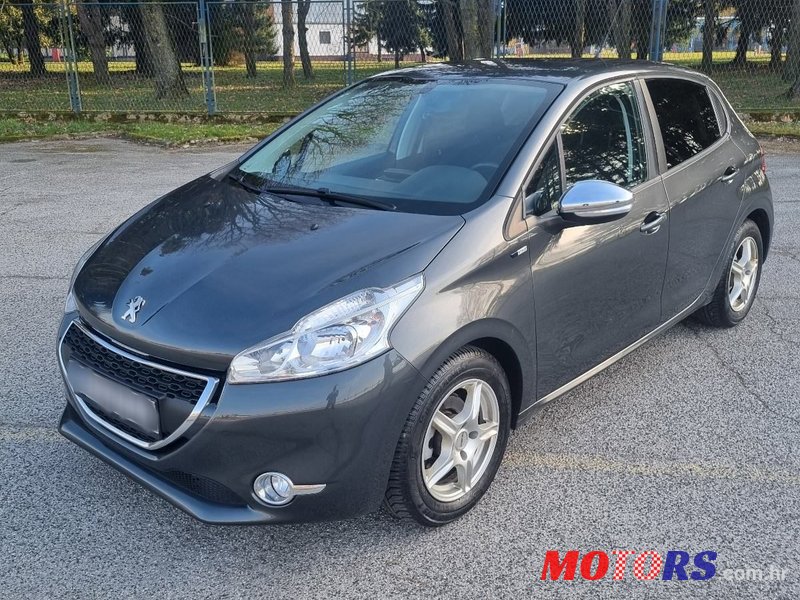 2015' Peugeot 208 1,2 Puretech photo #2