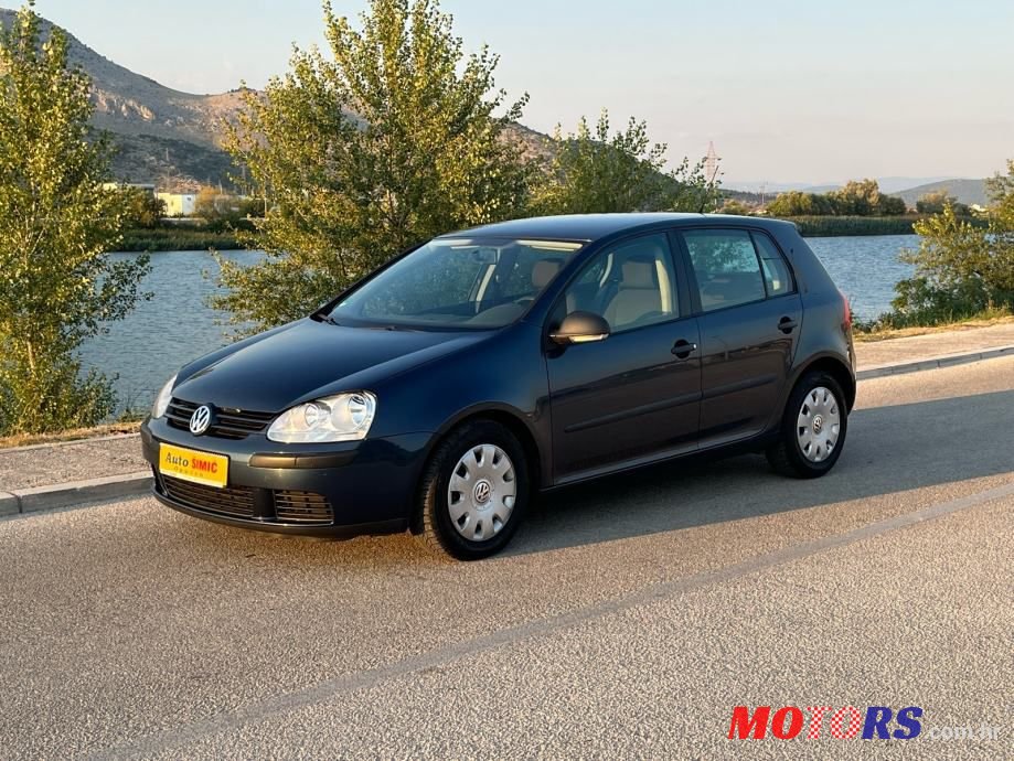 2008' Volkswagen Golf 5 photo #6