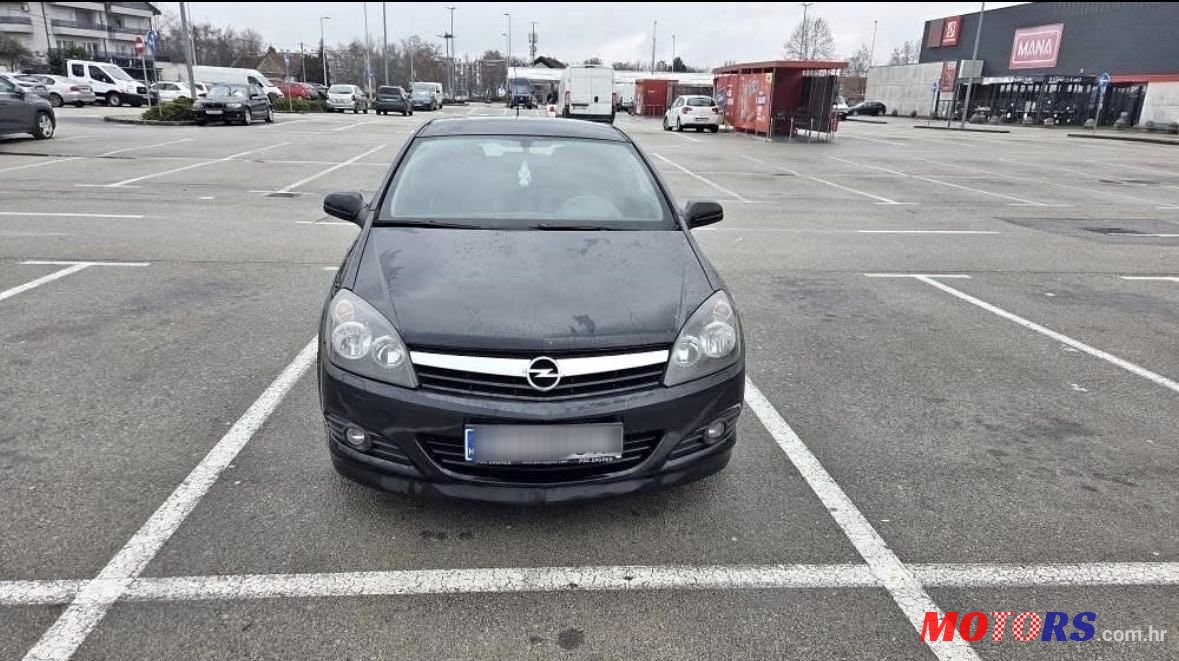 2006' Opel Astra Coupe photo #1