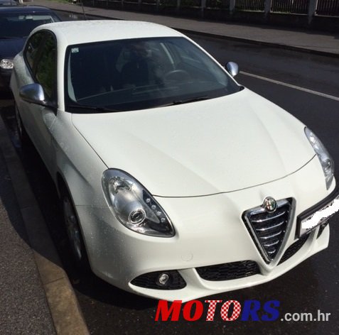 2013' Alfa Romeo Giulietta photo #1