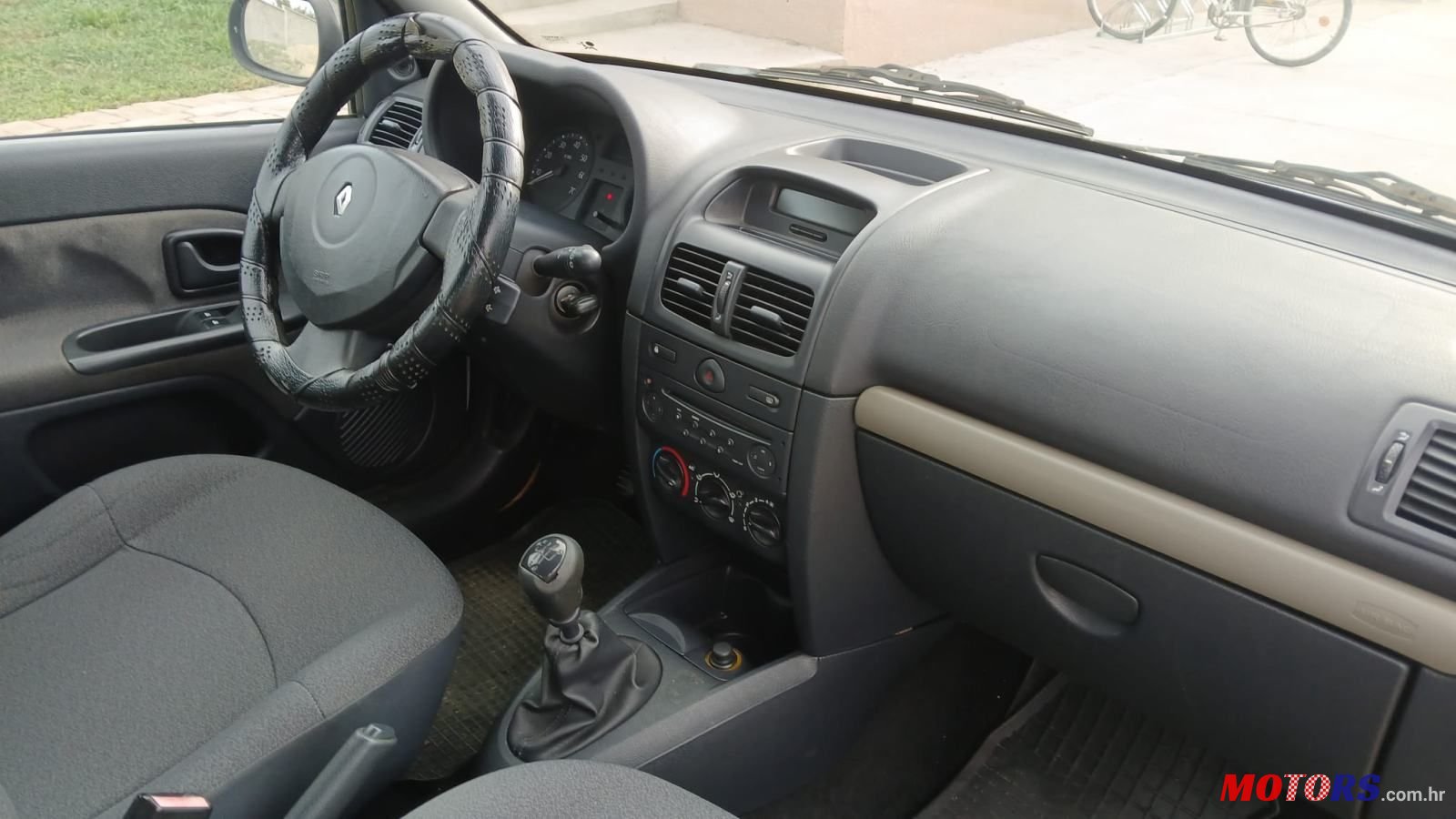 2004' Renault Clio 1,5 Dci photo #1