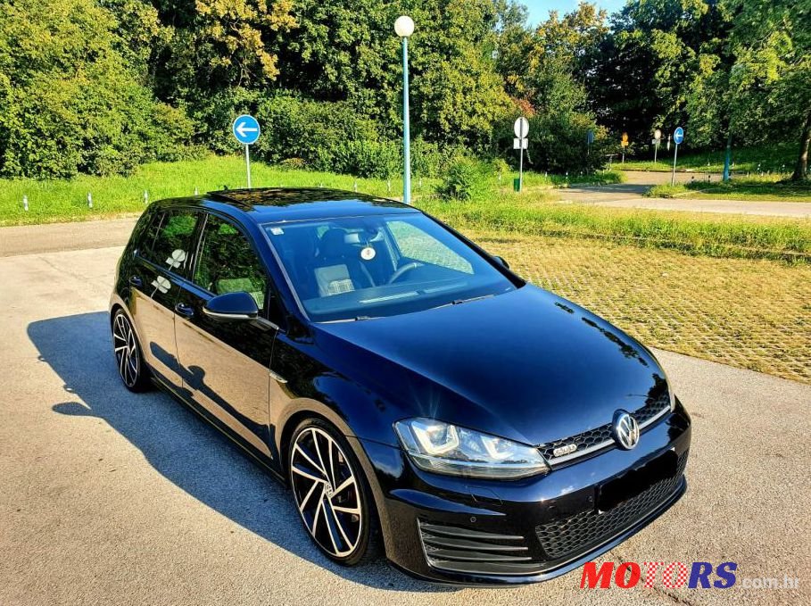 2013' Volkswagen Golf 7 2,0 Tdi Bmt photo #1