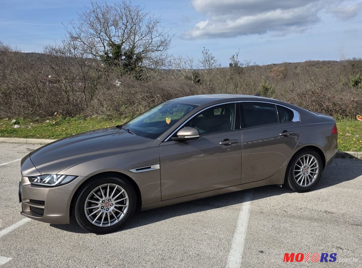 2017' Jaguar XE 2.0 D photo #2