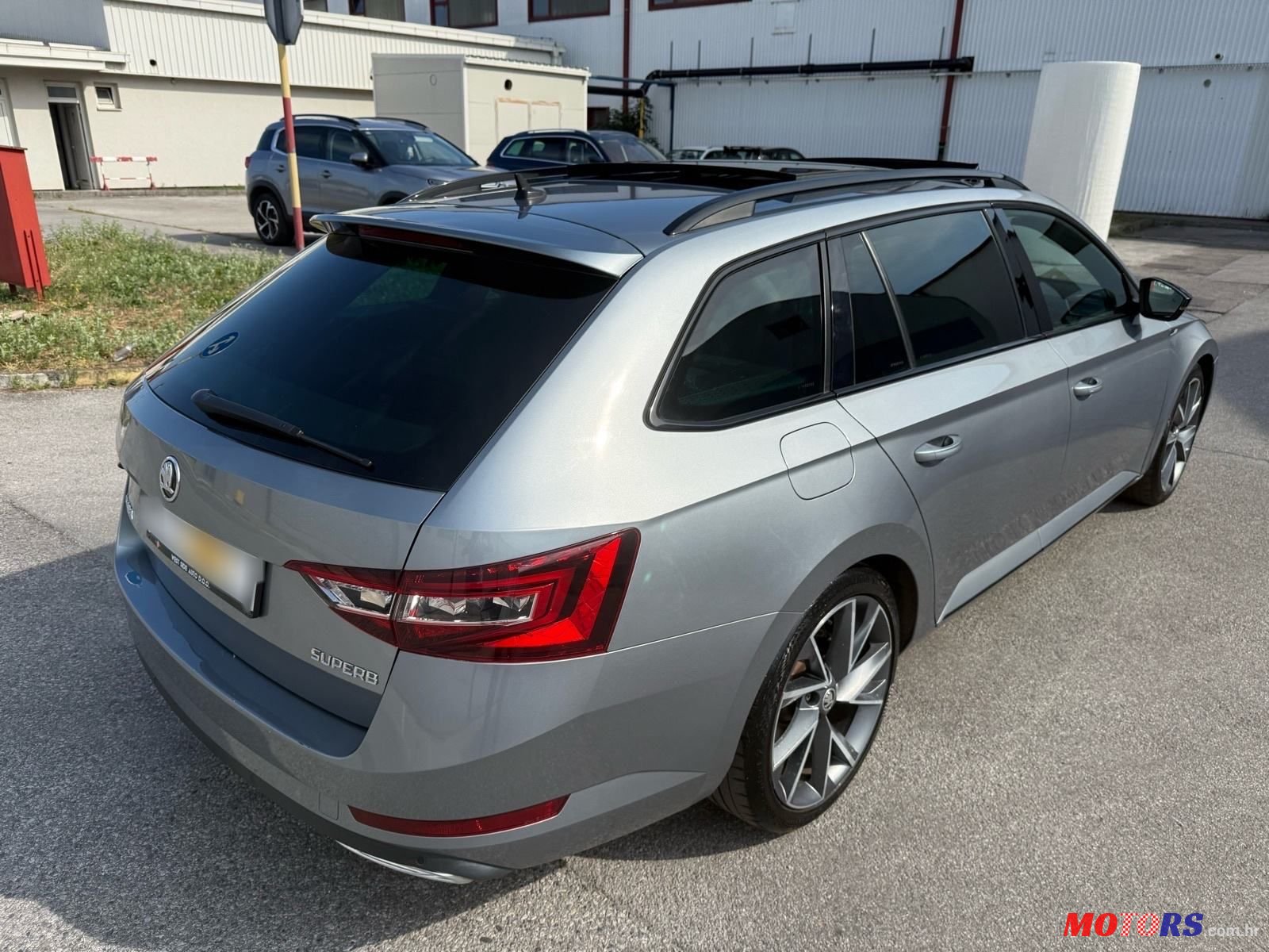 2019' Skoda Superb Combi photo #5