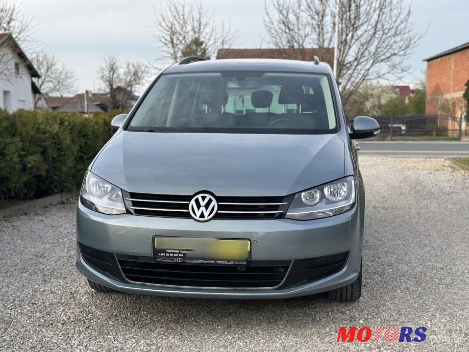 2011' Volkswagen Sharan 2,0 Tdi photo #3