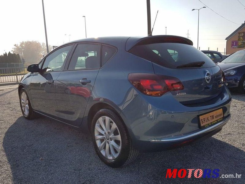 2013' Opel Astra 1.7 Cdti photo #2