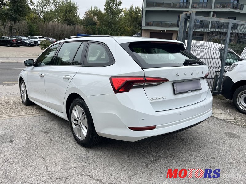 2020' Skoda Octavia Combi photo #5