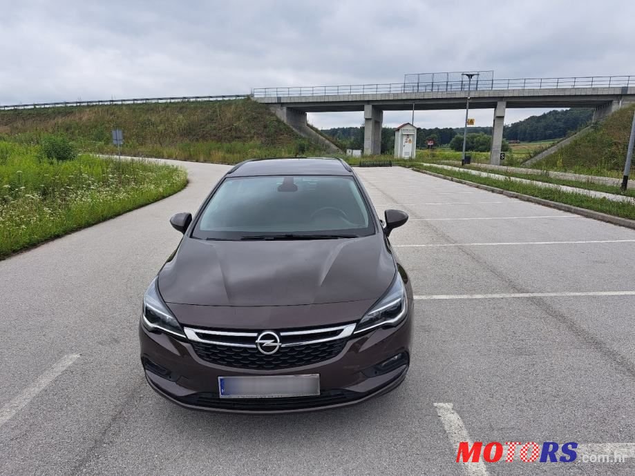 2018' Opel Astra 1.6 Cdti photo #6