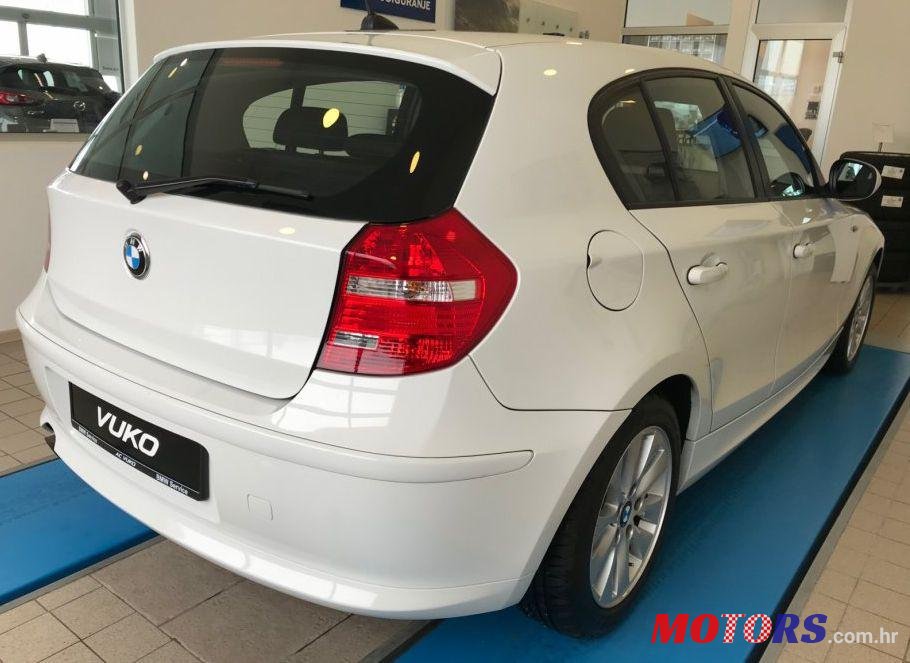2011' BMW Serija 1 116D photo #2