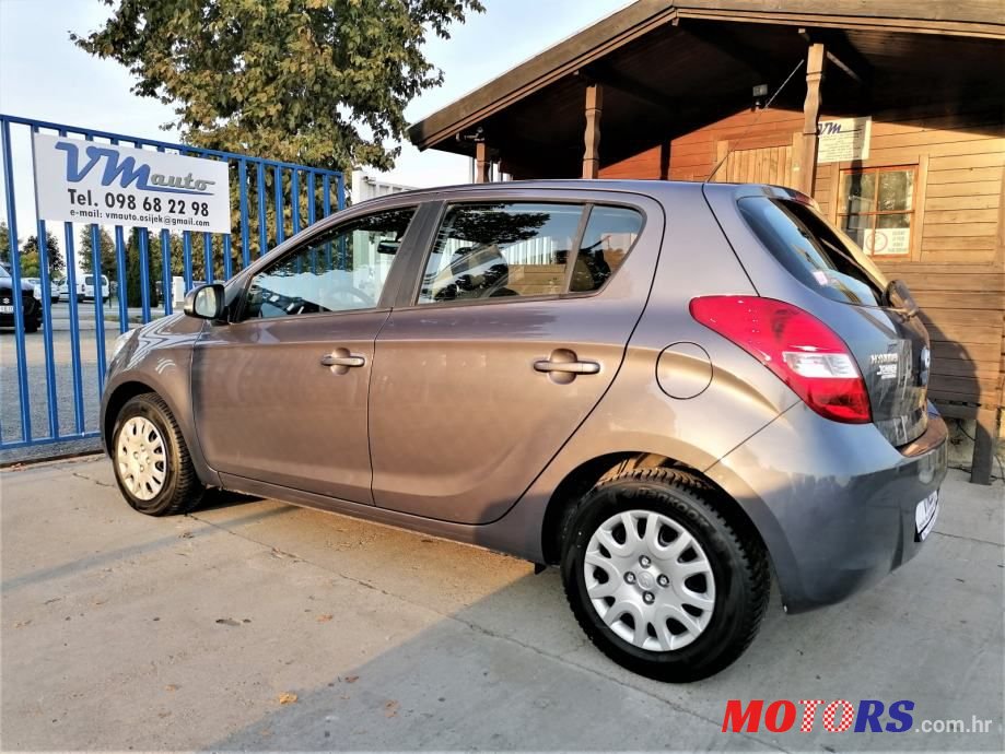 2011' Hyundai i20 1,4 Crdi photo #5