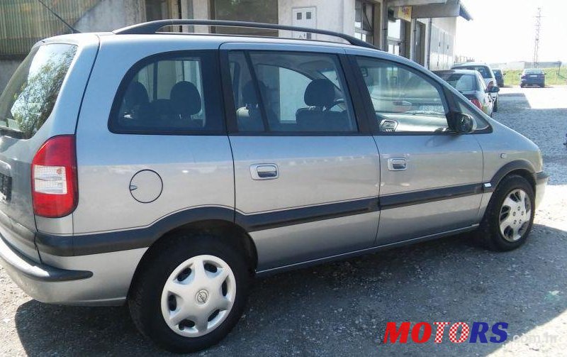 2003' Opel Zafira 2,2 Dtr photo #2