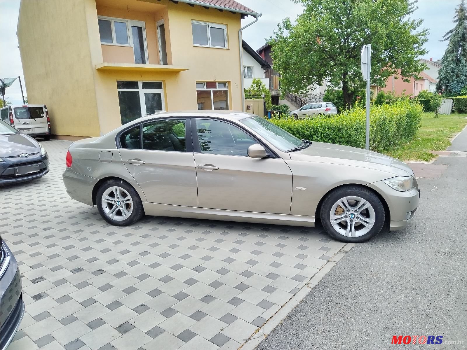 2011' BMW Serija 3 318D photo #3