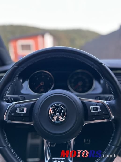 2013' Volkswagen Golf VII 2,0 Bmt photo #5