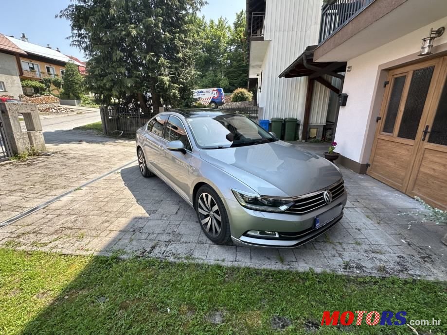 2015' Volkswagen Passat photo #1