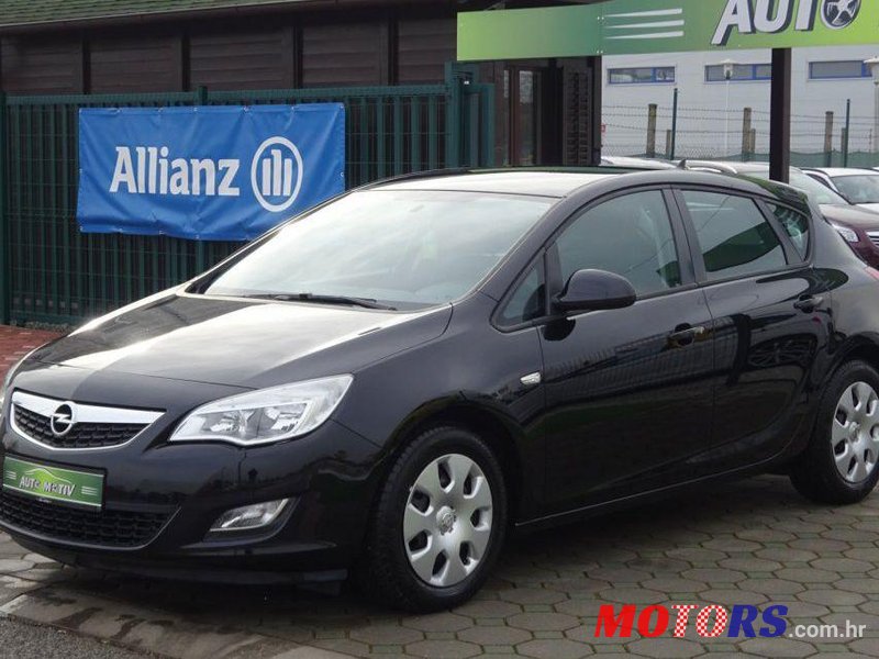 2011' Opel Astra 1,3 Cdti photo #1