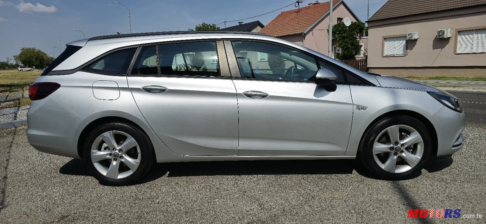 2016' Opel Astra Karavan photo #4