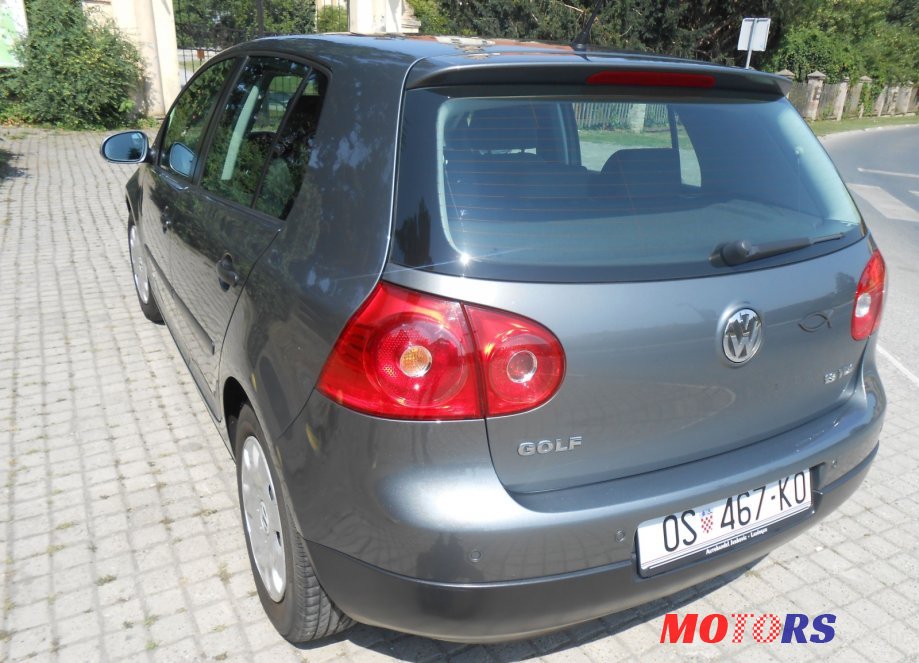 2006' Volkswagen Golf photo #2