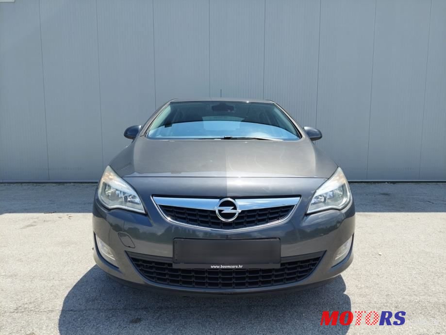 2011' Opel Astra 1,7 Cdti photo #6