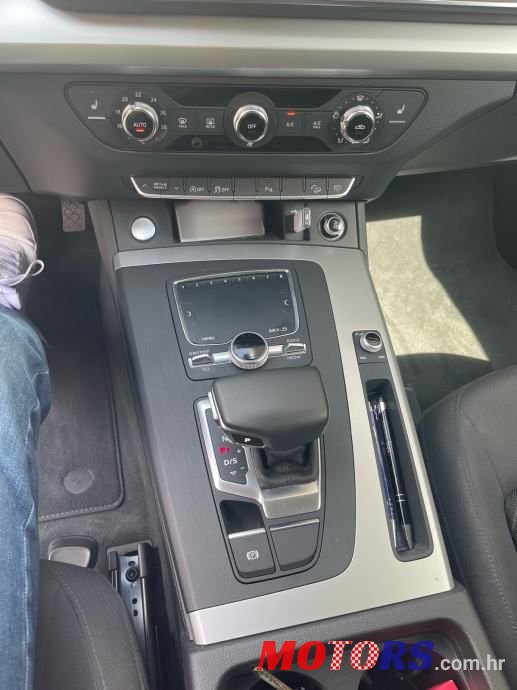2020' Audi Q5 40 Tdi photo #3
