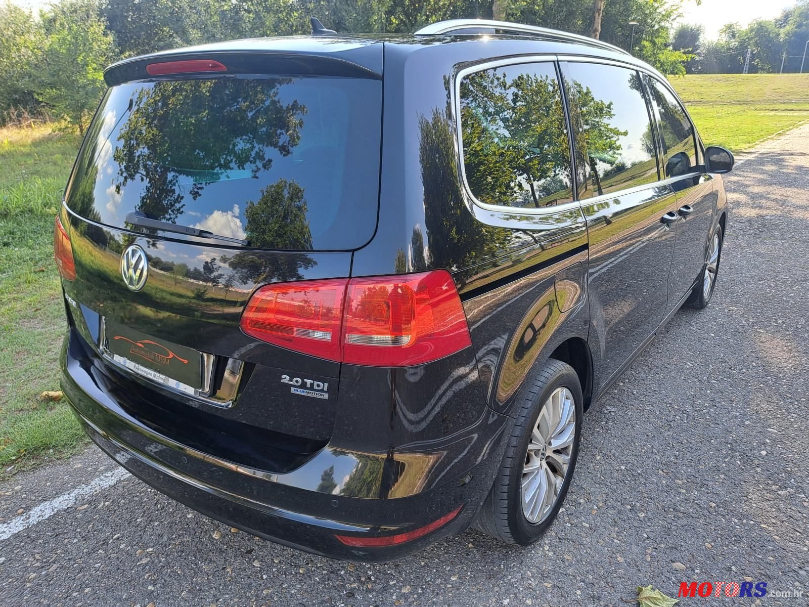 2011' Volkswagen Sharan 2,0 Tdi Bmt photo #5
