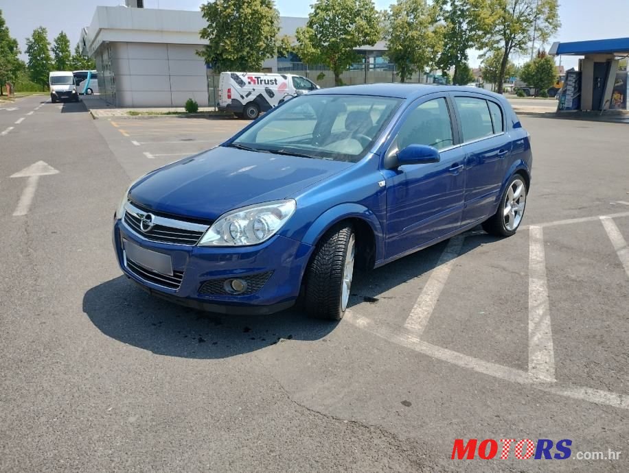 2007' Opel Astra Sport photo #2