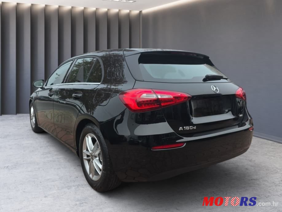 2018' Mercedes-Benz A-Klasa 180 D photo #3