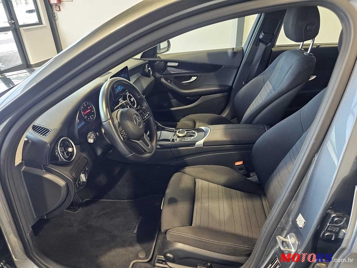 2020' Mercedes-Benz 180 C180 dT photo #3