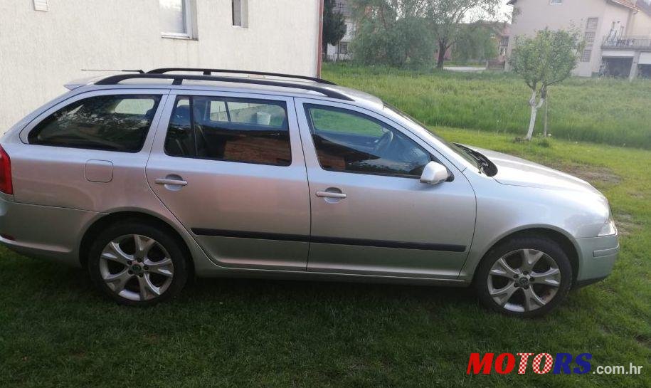 2009' Skoda Octavia Combi photo #2