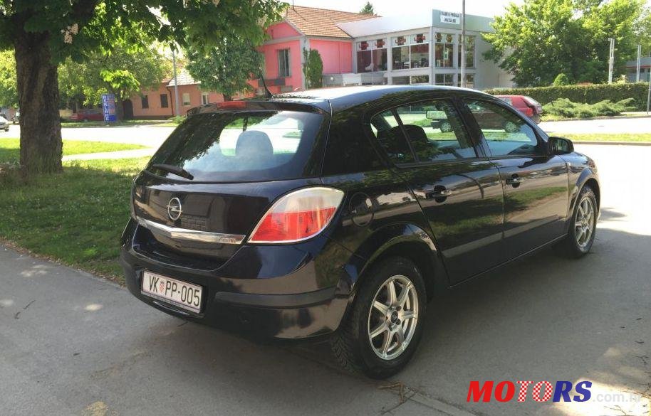 2005' Opel Astra 1,7 Cdti photo #2