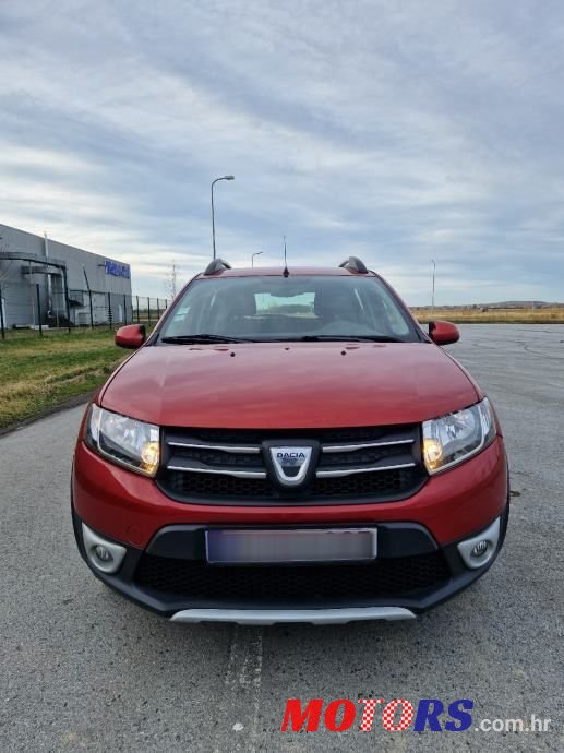 2013' Dacia Sandero photo #4